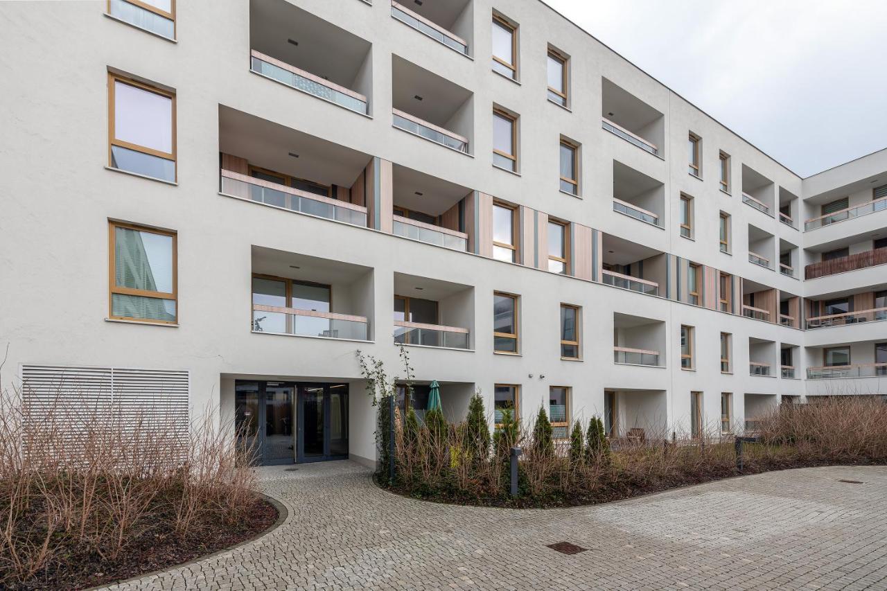 Kolska Serviced Apartments Варшава Экстерьер фото
