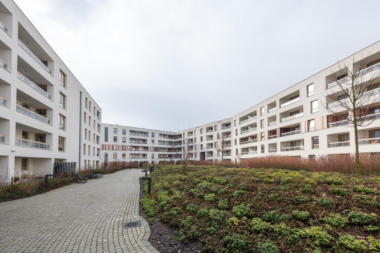 Kolska Serviced Apartments Варшава Экстерьер фото